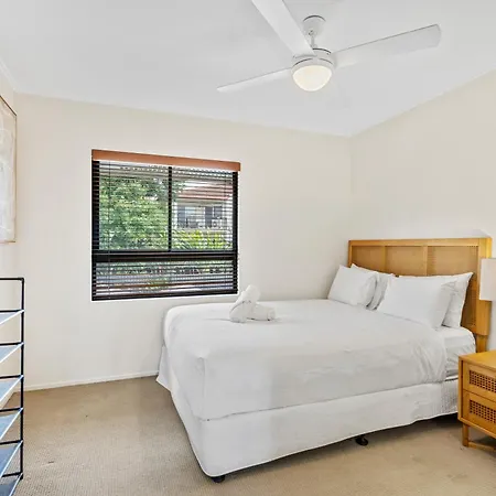 Live The Life, 5 Min To Felons * Brisbane