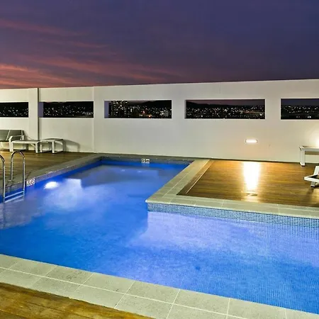 Stylish 2br In Soda Views Parking Apartment