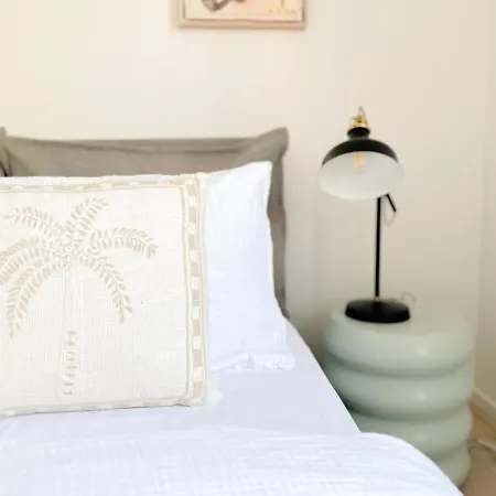 Penthouse Spot - Sleep 8 - Free Parking - 4km Cbd Brisbane