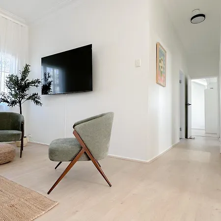 Penthouse Spot - Sleep 8 - Free Parking - 4km Cbd Apartment Brisbane