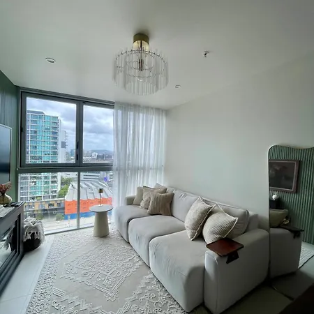 Apartment Luxury In Newstead