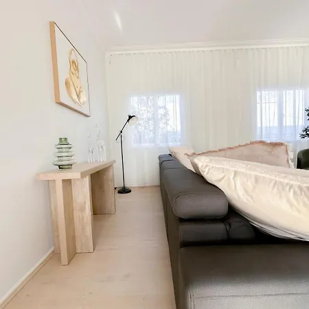 Penthouse Spot - Sleep 8 - Free Parking - 4km Cbd Brisbane