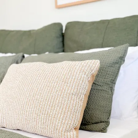 Penthouse Spot - Sleep 8 - Free Parking - 4km Cbd Apartment Brisbane