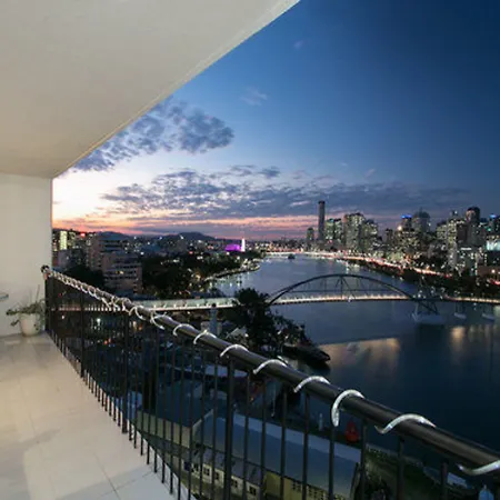 Aparthotel River Plaza 4*