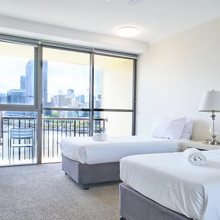 River Plaza 4*