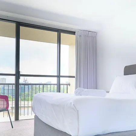 River Plaza Aparthotel 4*