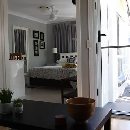 Bed & Breakfast Paperbark