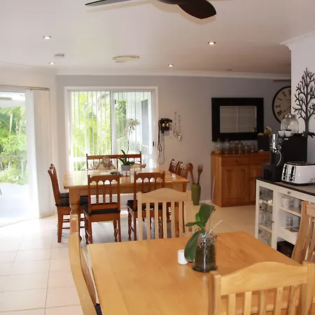 Bed & Breakfast Paperbark