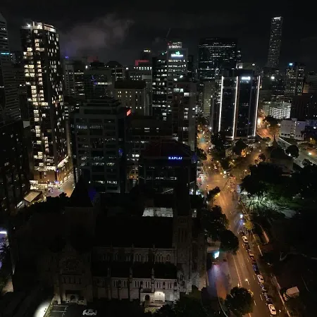 Lvl 23 Spire Infinity Pool Netflix Wifi Carpark By Stylish Apartment *