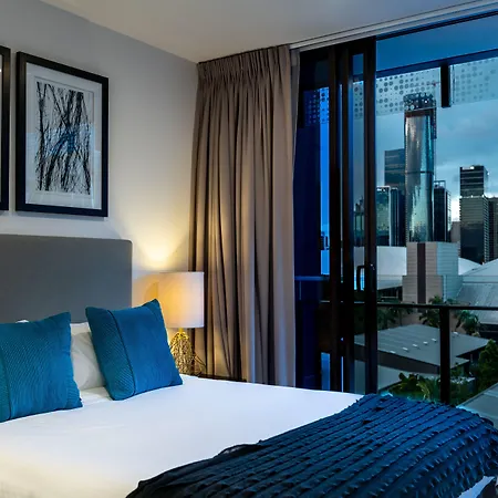 Opera South Aparthotel