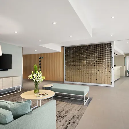Quest Eight Mile Plains Aparthotel 5*