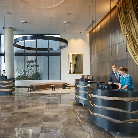 Hotel Pullman Airport 5*
