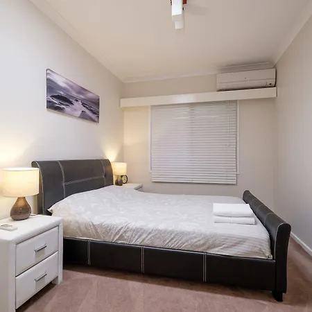 Spacious Hideaway Retreat, Brookfield,