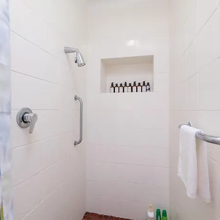 Spacious Hideaway Retreat, Brookfield,