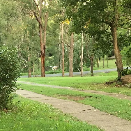 Spacious Hideaway Retreat, Brookfield, Holiday home Brisbane