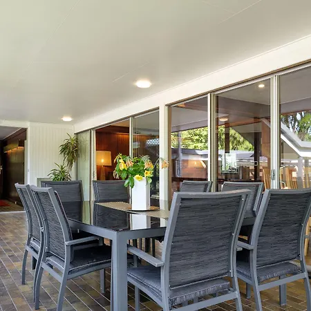 Spacious Hideaway Retreat, Brookfield, Holiday home *