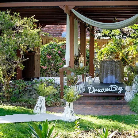 Spacious Hideaway Retreat, Brookfield, *