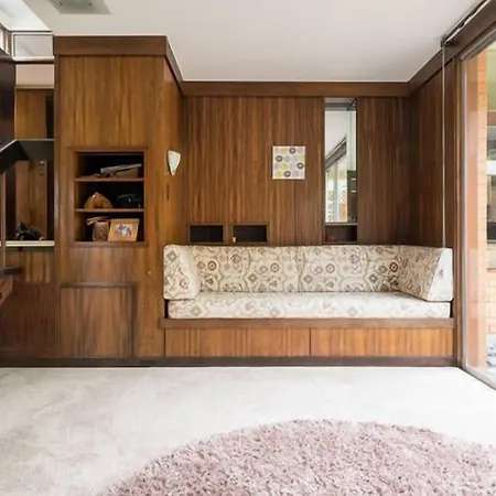 Spacious Hideaway Retreat, Brookfield, Holiday home *