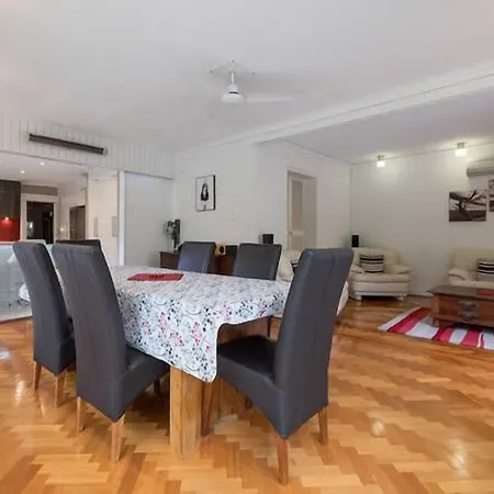 Spacious Hideaway Retreat, Brookfield, Brisbane