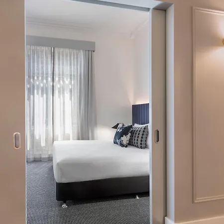 Adina Aparthotel 4*