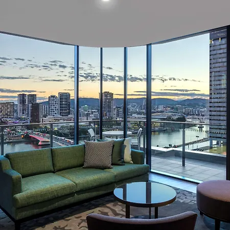 Adina Aparthotel 4*