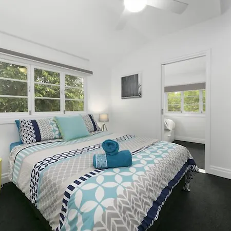 Milton Mews & Holiday home *