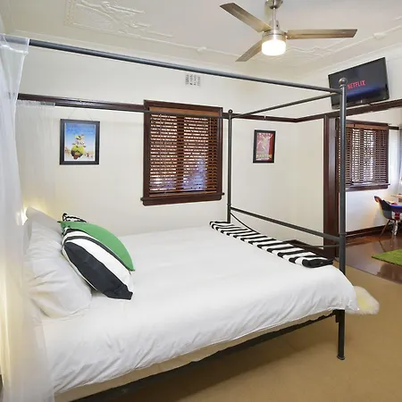 Anville Court Apartment *