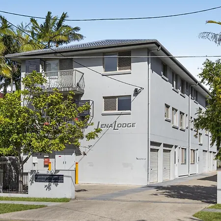 Apartment Charming 3-bed Near Local Shops