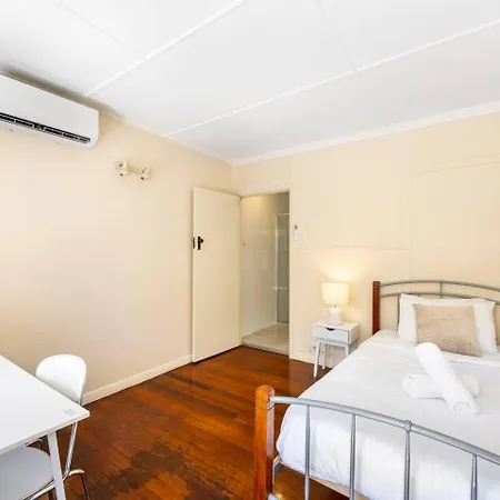 Cozy Near Uq Walk To Shops And Transit Holiday home *