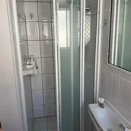 Homestay Uq Master For 3 People With Back Yard U2