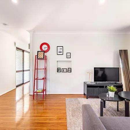 Sunny 2br In Prime Location * Brisbane