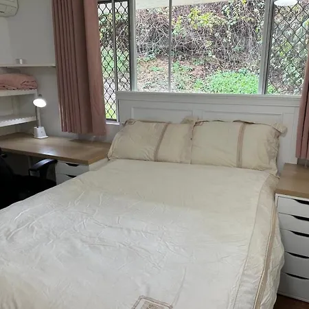 Uq Double Bed For Living U3 Homestay *