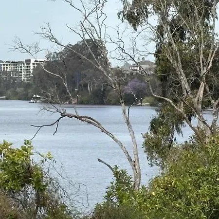 Your Cozy Retreat In Graceville * Brisbane