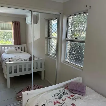 Uq Single Bedroom With Pool Q2 Homestay
