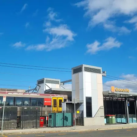 Your Cozy Retreat In Graceville * Brisbane