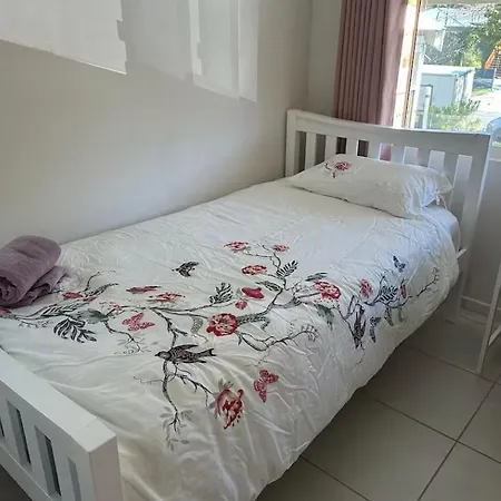 Homestay Uq Single Bedroom With Pool Q2 *