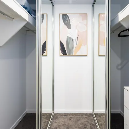 West End 2br Gem With Rooftop Pool, Balcony & Parking * Brisbane
