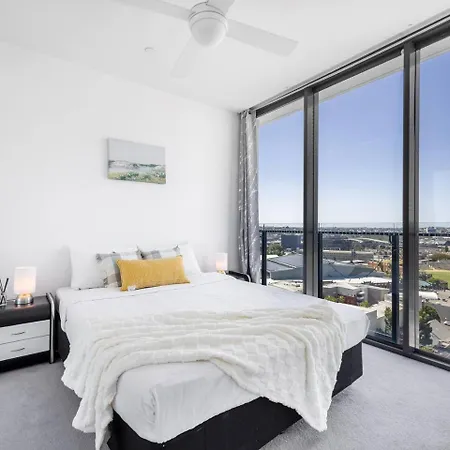 Apartment Modern 2br Views And Style Living *