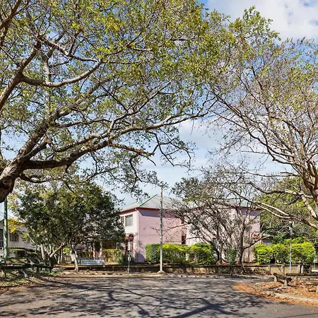 Comfy Near Gabba With Secure Parking Apartment Brisbane