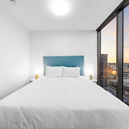 Skyline Framed 1br At Lucid Apartment *