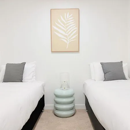 Riverview Breeze Hamilton 3b2b With Free Parking