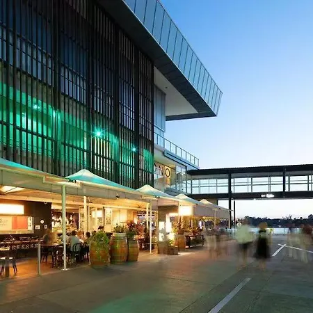 Riverview Breeze Hamilton 3b2b With Free Parking *