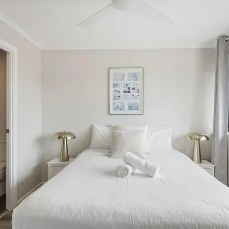 Workspace Walk To Train And Shops Free Carpark * Brisbane