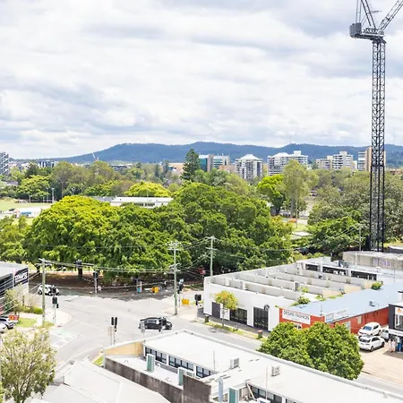 West End 2br Gem With Rooftop Pool, Balcony & Parking * Brisbane