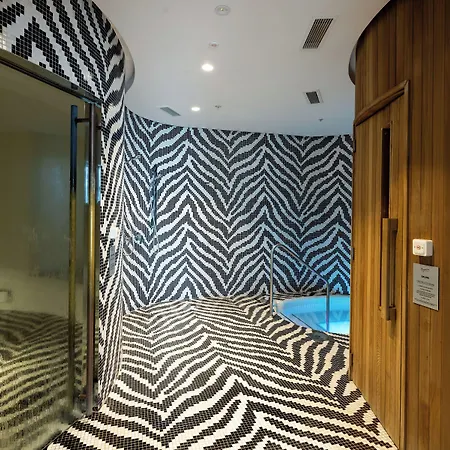 Emporium South Bank Hotel 5*