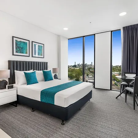 Essence Taringa Aparthotel