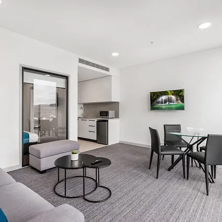 Aparthotel Essence Taringa