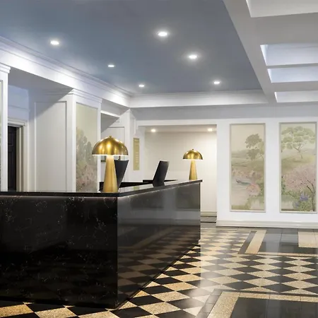 Adina Anzac Square Aparthotel 5*