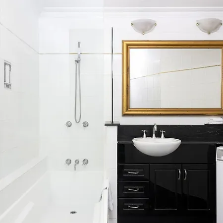 Adina Anzac Square 5* Brisbane