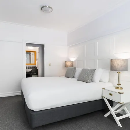 Adina Anzac Square Aparthotel 5*